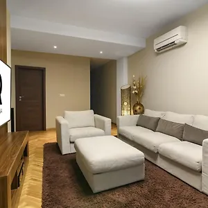 Apartamento Beachfront 3-bedroom With Jaccuzi And Barbecue In The Back, Varna